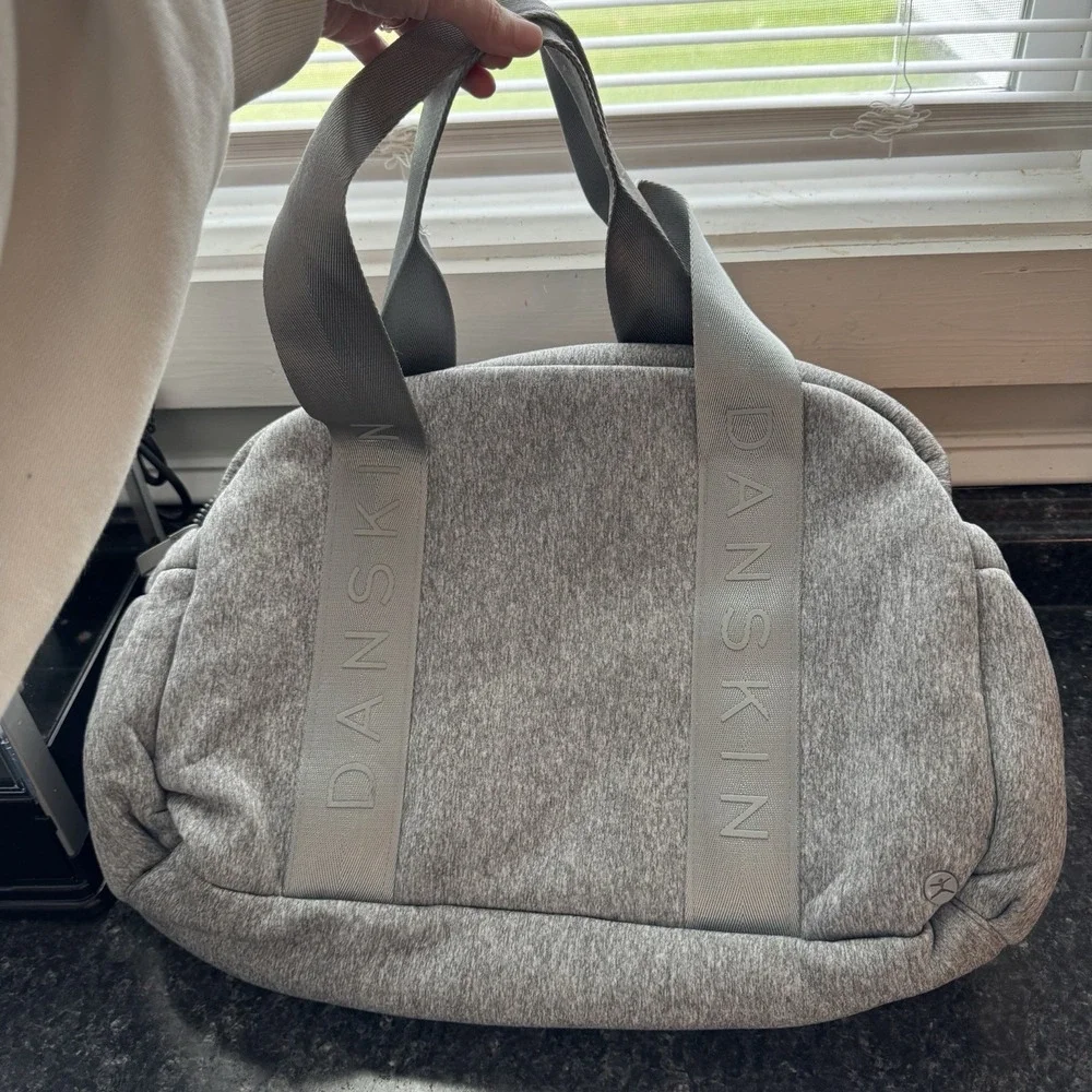 Danskin Rowan Neoprene Grey Gym Duffel Bag Shoulder Strap Pockets‎ Active